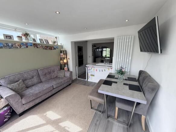 3 bed Semi-Detached for sale Image 7