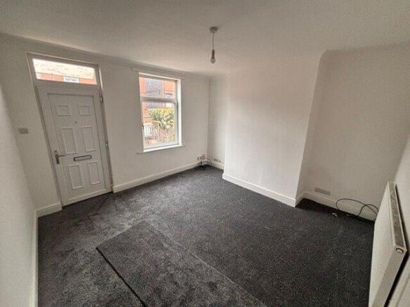 2 bed House to rent Image 4