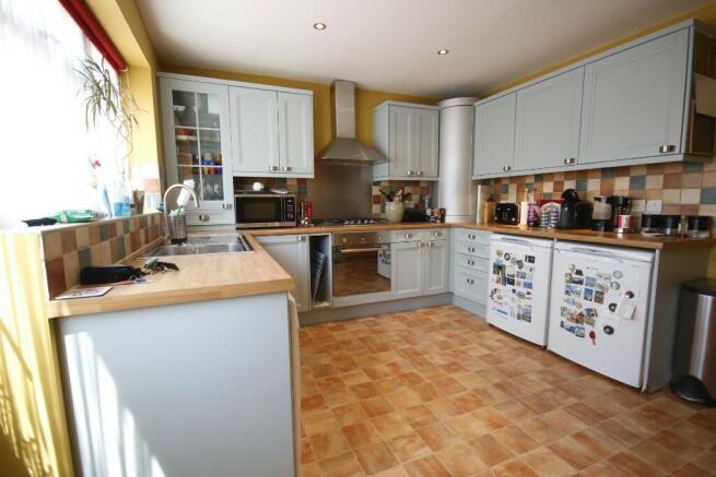 Kitchen/Breakfast Rm