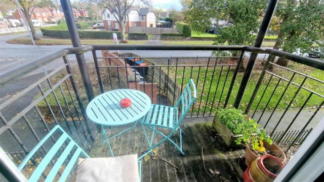 Lyndale Court, Winsford photo 4