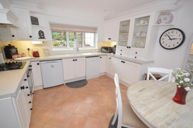 Kitchen / Dining Rm