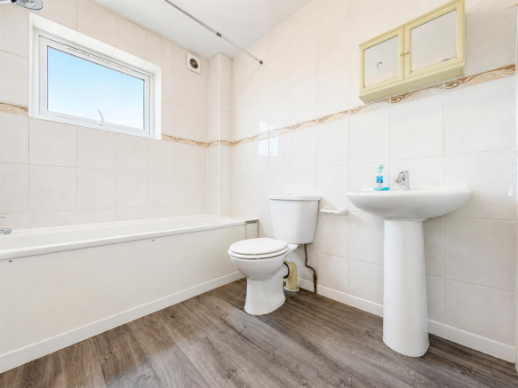 Bathroom/ WC