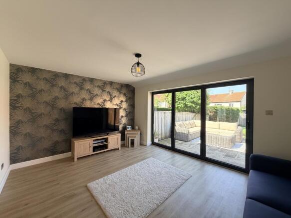 4 bed Semi-Detached for sale Image 8
