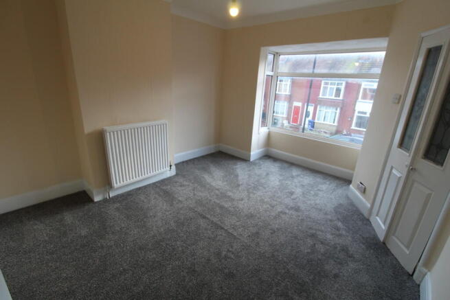 2 bed Terraced to rent Image 6