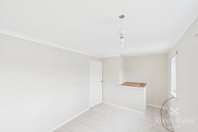 2 bed Semi-Detached to rent Image 4