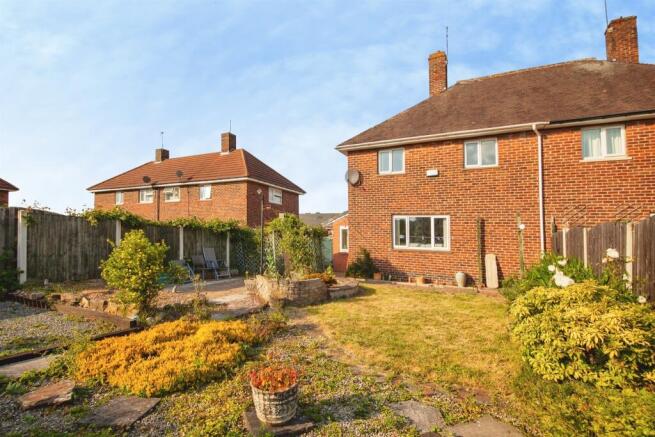3 bed Semi-Detached for sale Image 11
