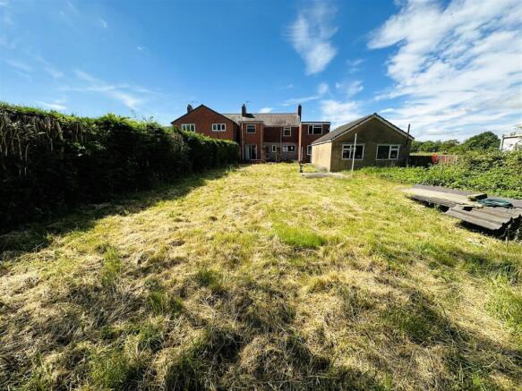 4 bed Semi-Detached for sale Image 4