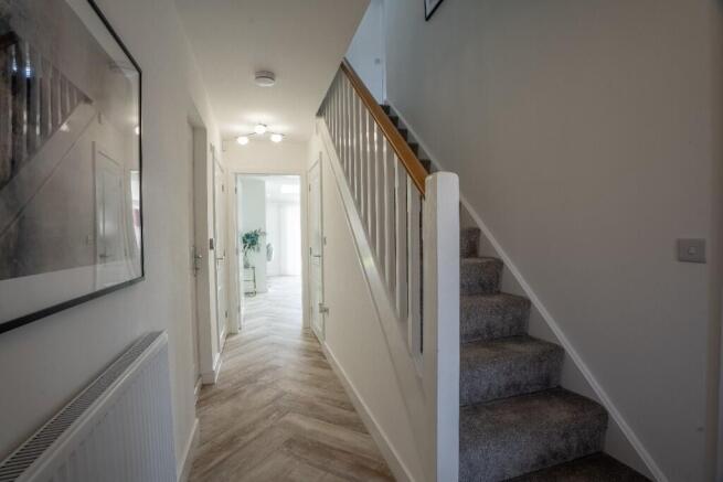 4 bed Detached for sale Image 11