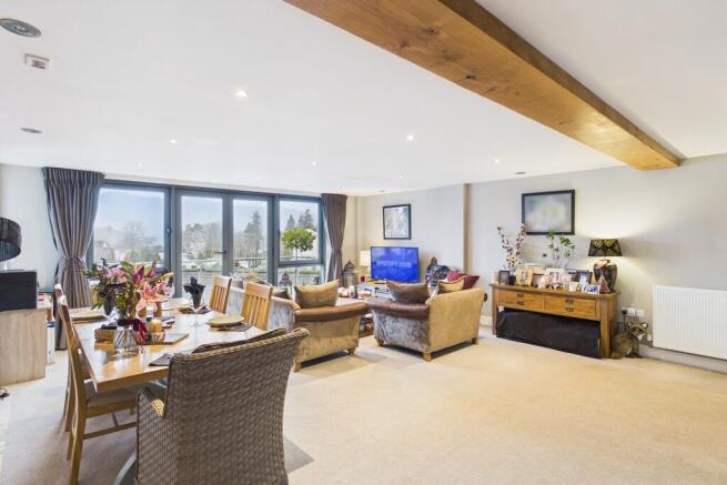 Living/dining roo...