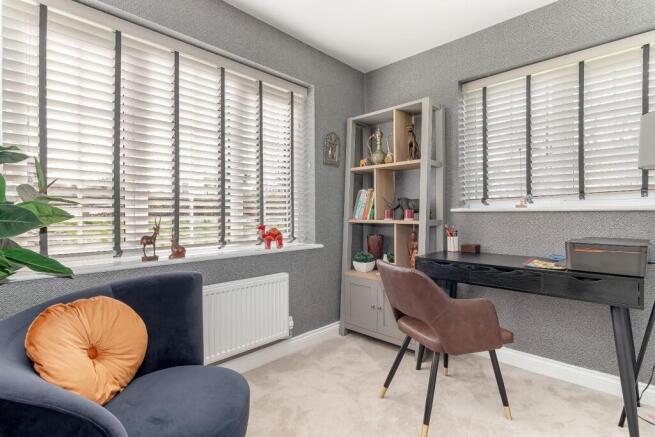 4 bed Detached for sale Image 7