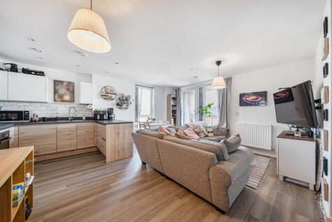 Marketfield Way, Redhill, RH1