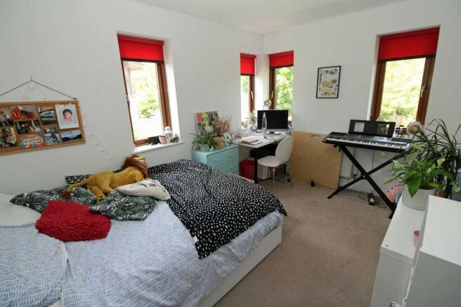 Photo 9