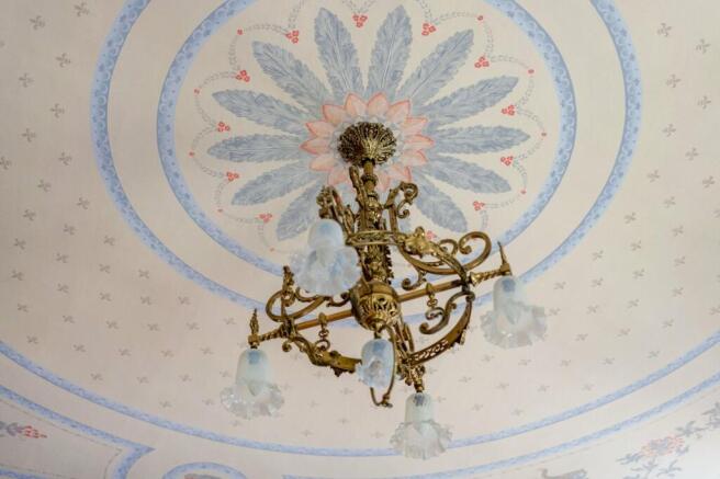 Sitting Ceiling