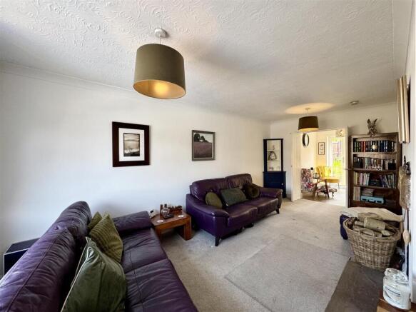 3 bed Semi-Detached for sale Image 7