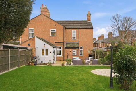 Albert Road, Evesham, WR11