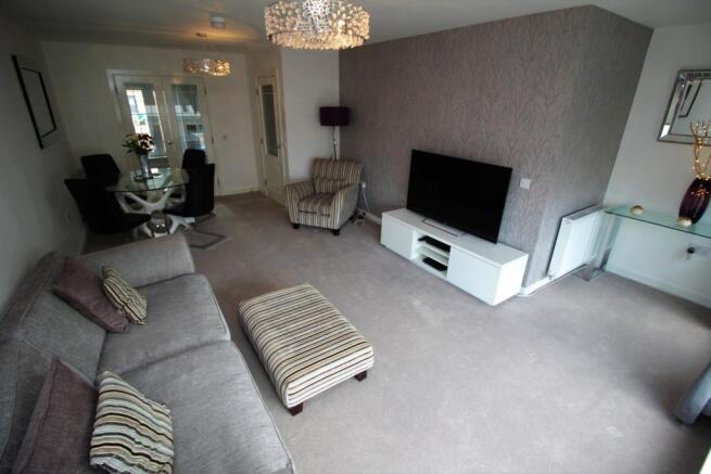 Lounge/Dining Room