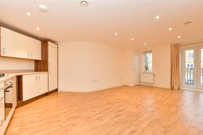Kitchen / Lounge