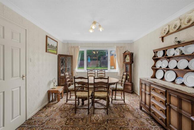 Poplar Avenue, New Inn, Pontypool photo 4