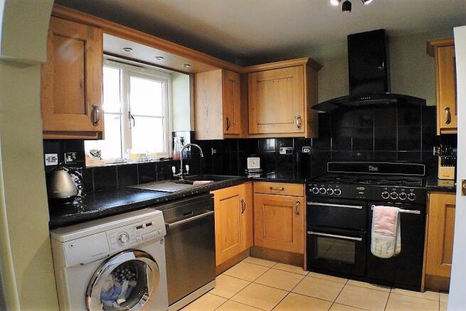 KITCHEN/BREAKFAST RM