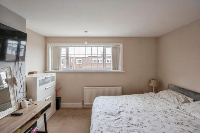 3 bed Sheltered Housing for sale Image 5
