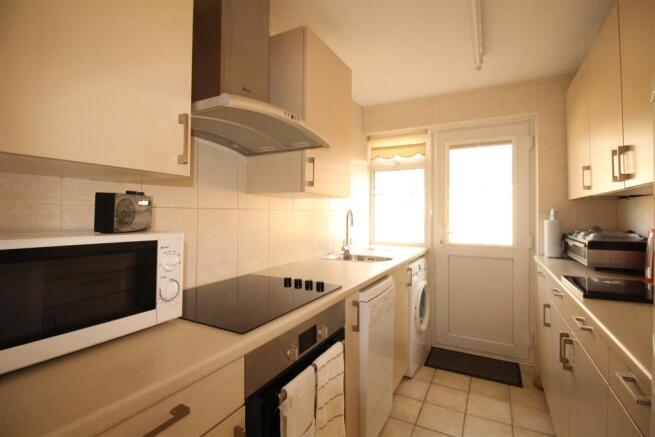 kitchen IMG_2310.JPG