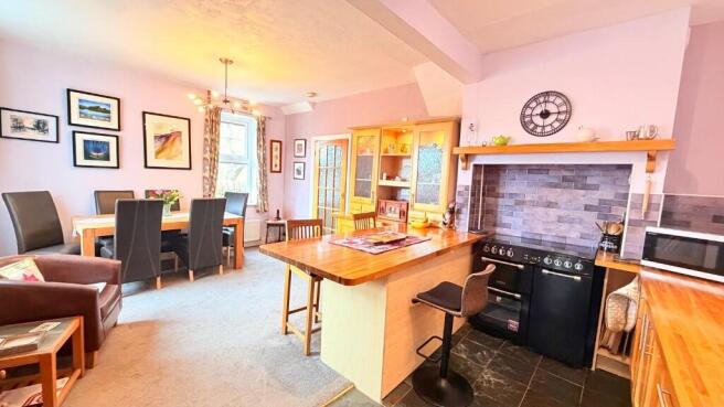4 bed Character Property for sale Image 4