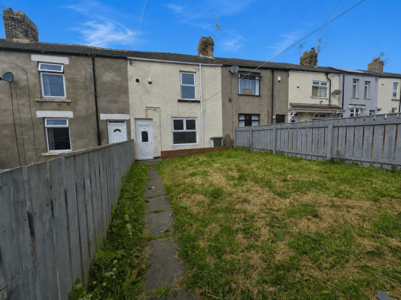 2 bed terraced house to rent Burn Place, Willingt