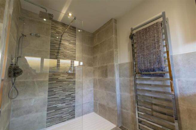 En-Suite (2)-HDR copy.jpg