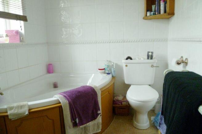 ENSUITE BATHROOM