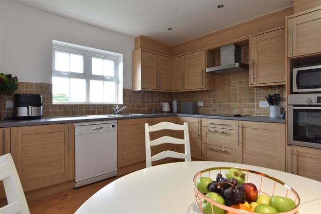 KITCHEN / DINER