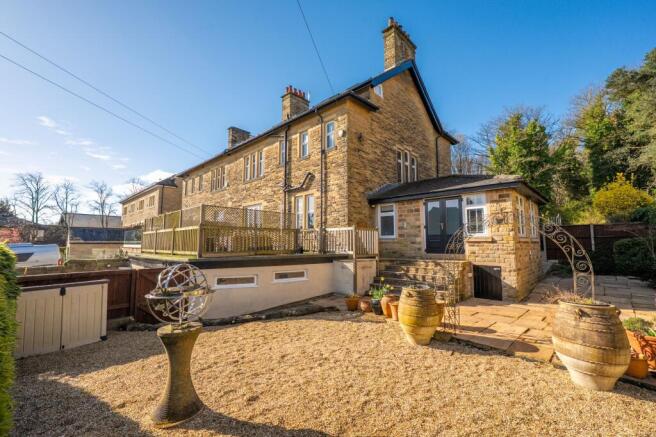 6 bed Semi-Detached for sale Image 9
