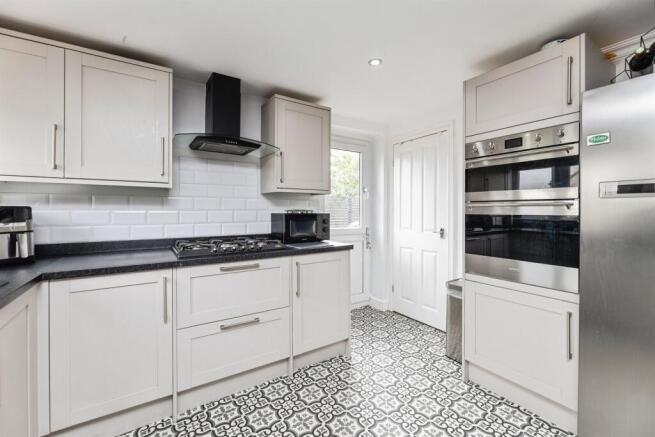 3 bed Semi-Detached for sale Image 9