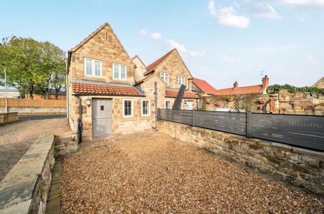 3 bed Cottage for sale Image 7