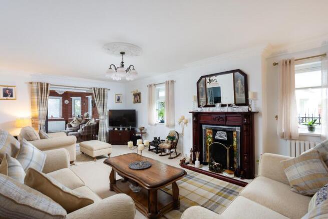 4 bed Detached for sale Image 8