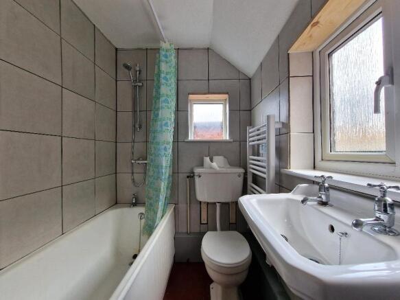 Bathroom.jpg