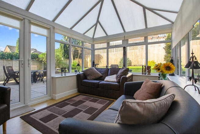 4 bed Detached for sale Image 9