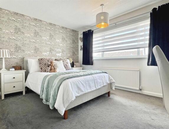 Master Bedroom b.jpg