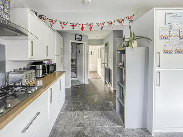 4 bed Detached for sale Image 5