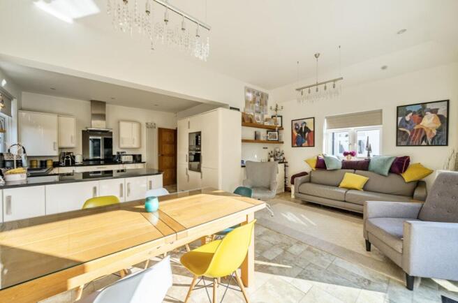 Mavis Avenue, Epsom