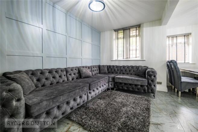 5 bed Bungalow for sale Image 7
