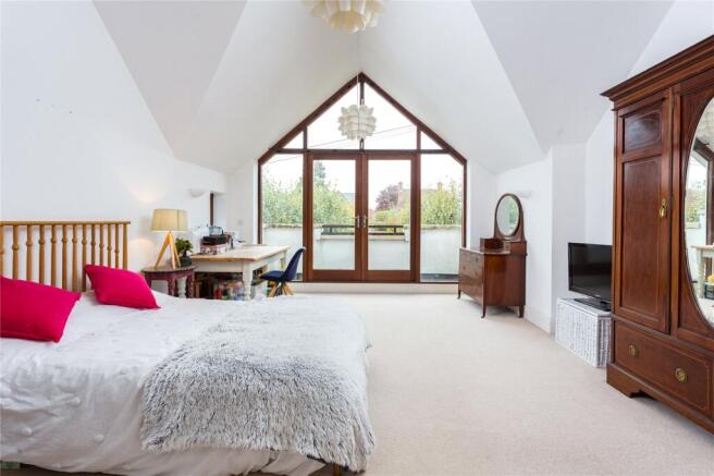 4 bed Detached for sale Image 12