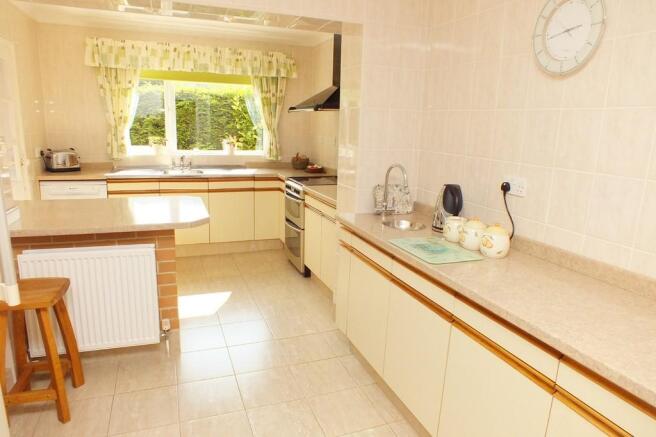 Kitchen/breakfast...