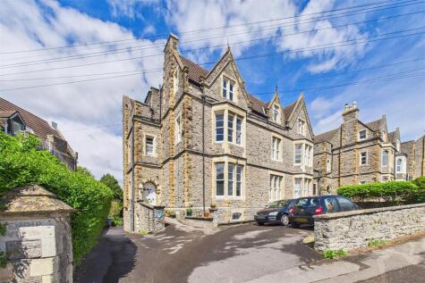 Mid Clevedon apartment moments from Hill Road