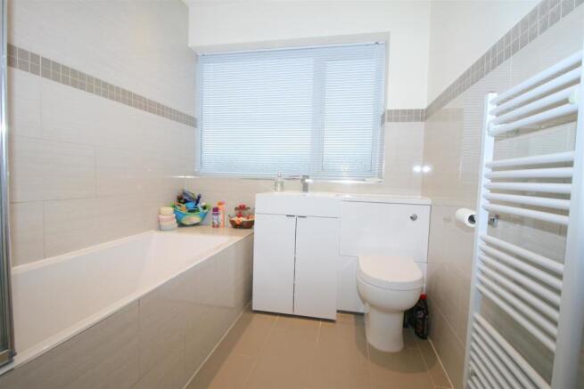 green park bathroom.jpg