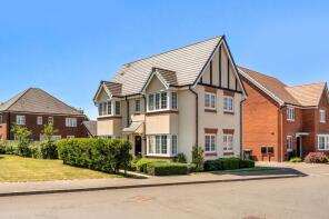 14, Pear Tree Way, Pershore WR10 2FX