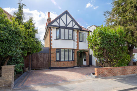 Cheam Common Road, Worcester Park, UK, KT4