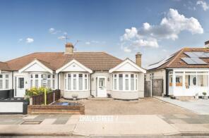 58, Randall Drive, Hornchurch RM12 6TA