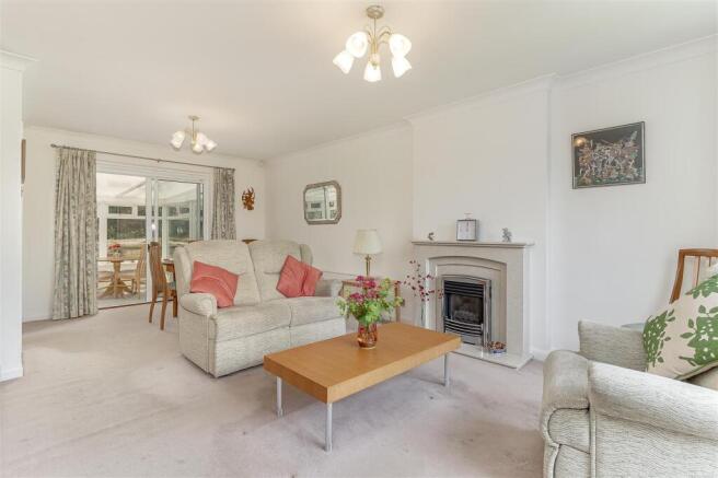 3 bed Detached Bungalow for sale Image 4