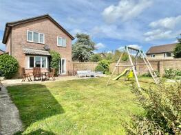4, Cedar Drive, Lymington SO41 0ZB