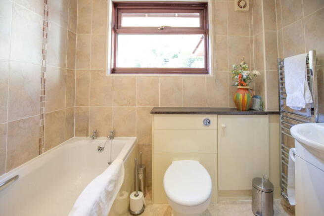 4 bed Detached Bungalow for sale Image 10